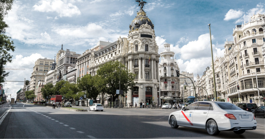 El dinamismo del taxi Mercedes en Madrid